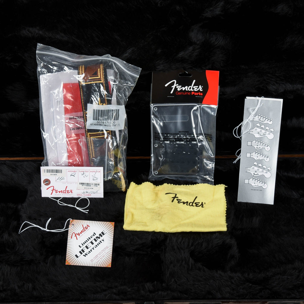 Fender American Standard Stratocaster Blizzard Pearl 2008 - Angle 10 | MUSICTONER