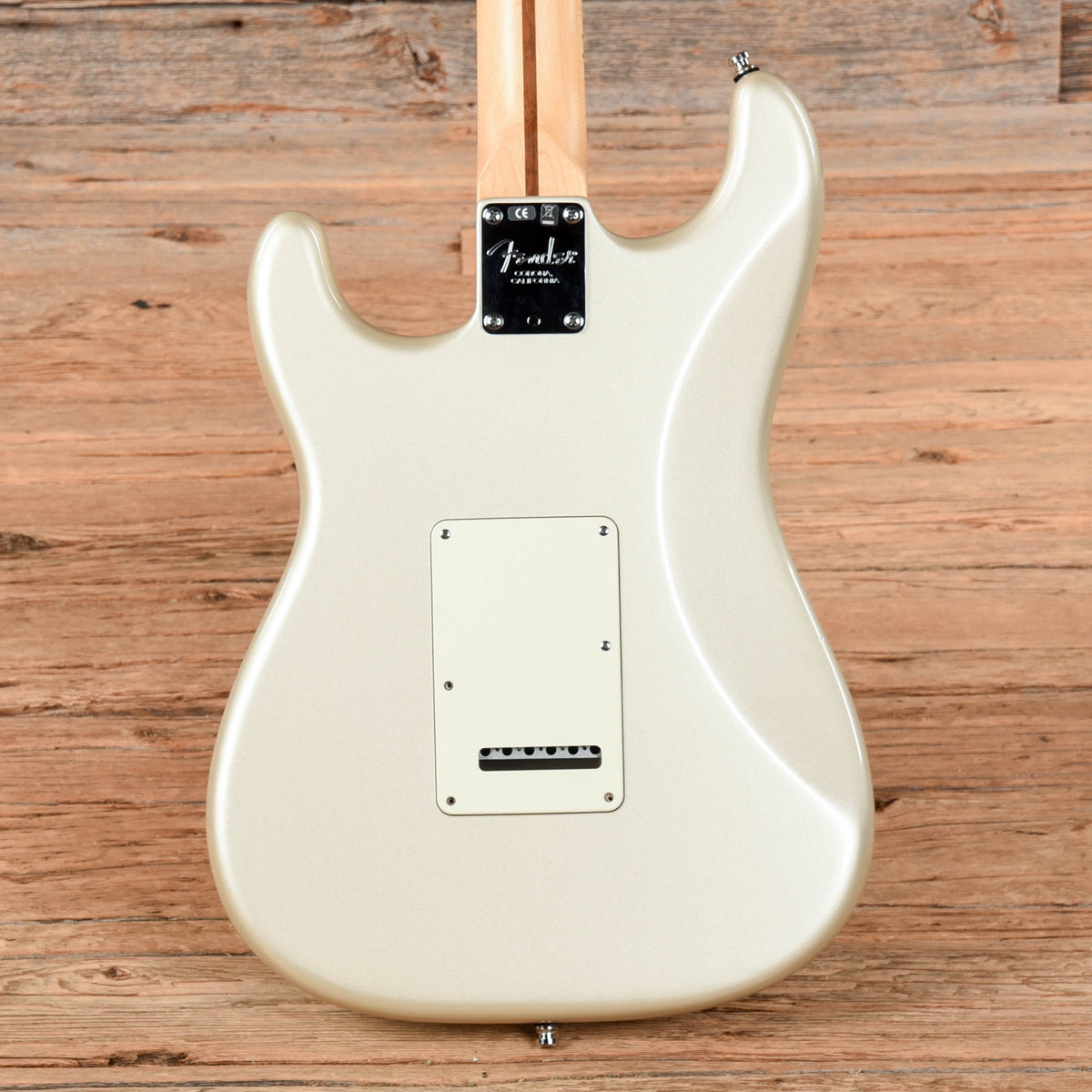 Fender American Standard Stratocaster Blizzard Pearl 2008 - Angle 3 | MUSICTONER