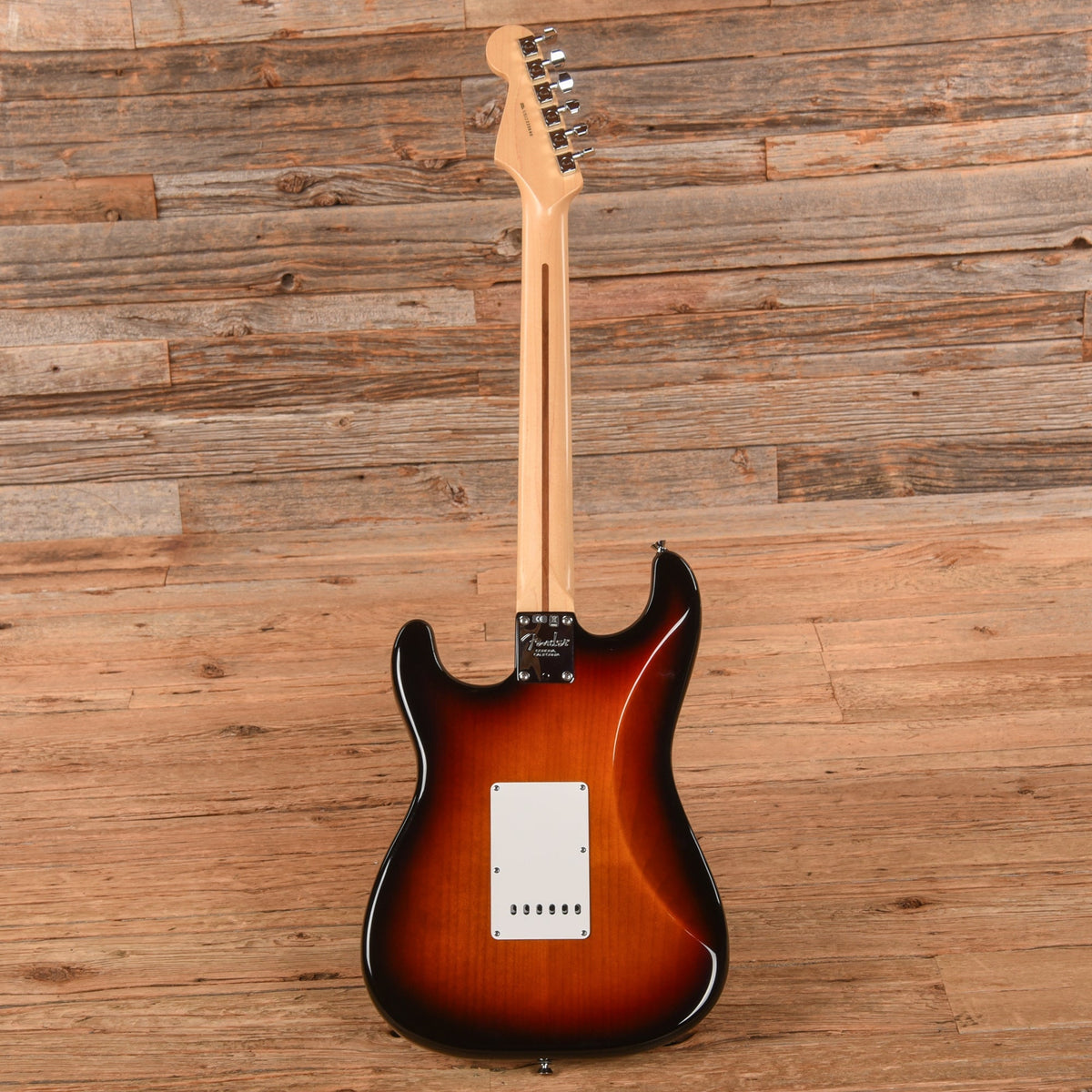 Fender American Standard Stratocaster Sunburst 2012 - Angle 5 | MUSICTONER