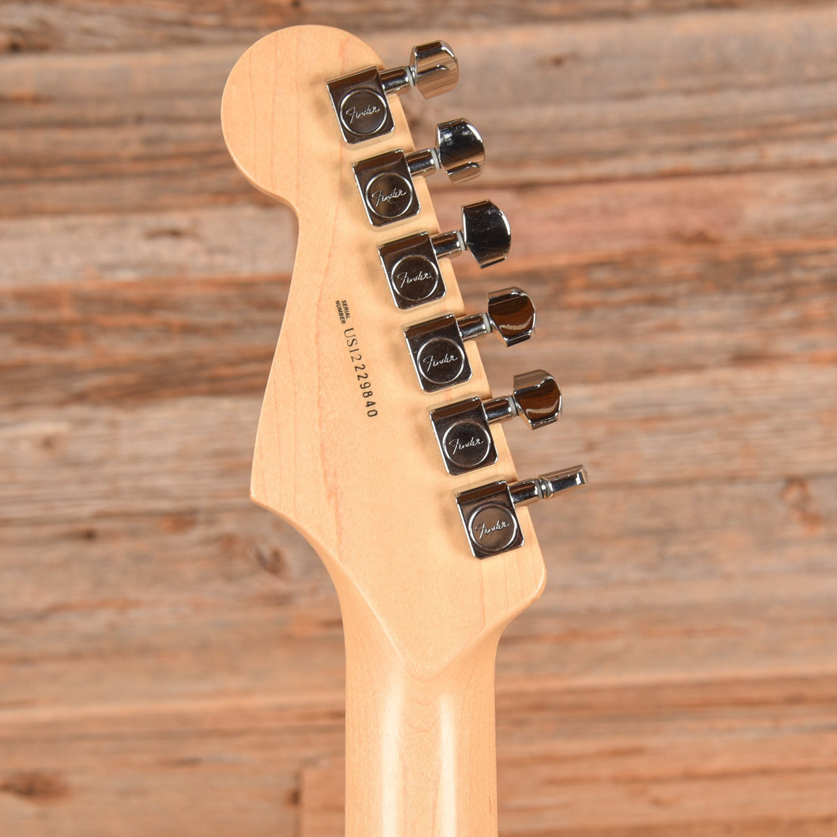 Fender American Standard Stratocaster Sunburst 2012 - Angle 7 | MUSICTONER