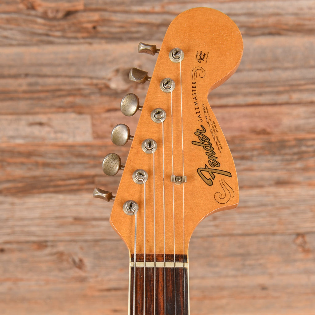 Fender Jazzmaster Sunburst 1966 - Angle 6 | MUSICTONER