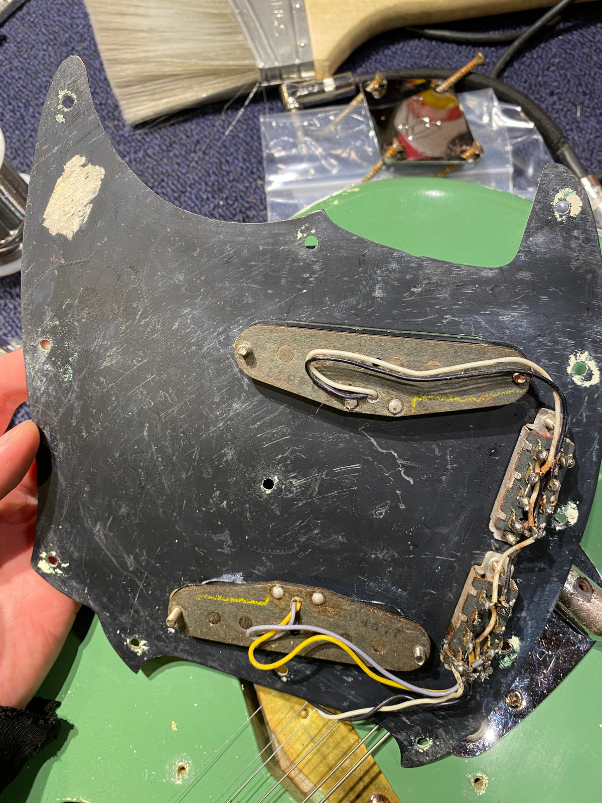 Fender Mustang Green Refin 1977 - Angle 13 | MUSICTONER
