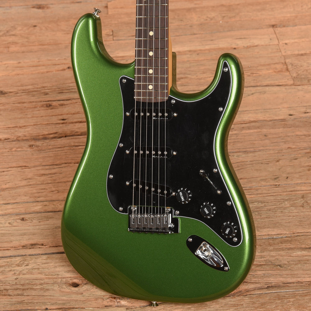 Fender Player II Modified Stratocaster Harvest Green 2025 - Angle 2 | MUSICTONER
