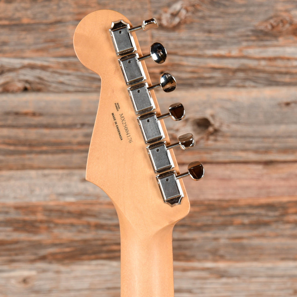 Fender Player II Stratocaster White 2025 - Angle 7 | MUSICTONER