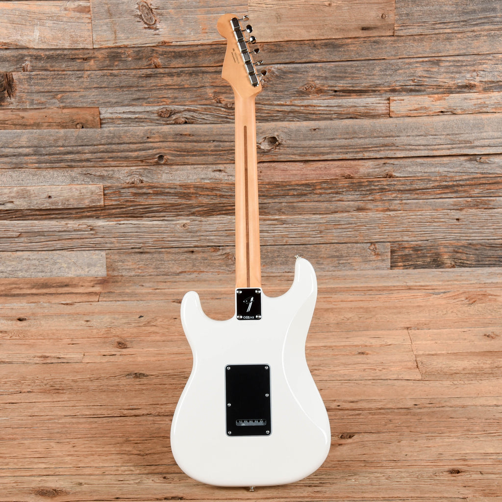 Fender Player II Stratocaster White 2025 - Angle 5 | MUSICTONER