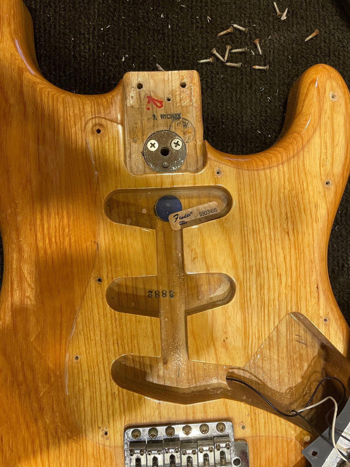 Fender Stratocaster Natural 1979 - Angle 11 | MUSICTONER