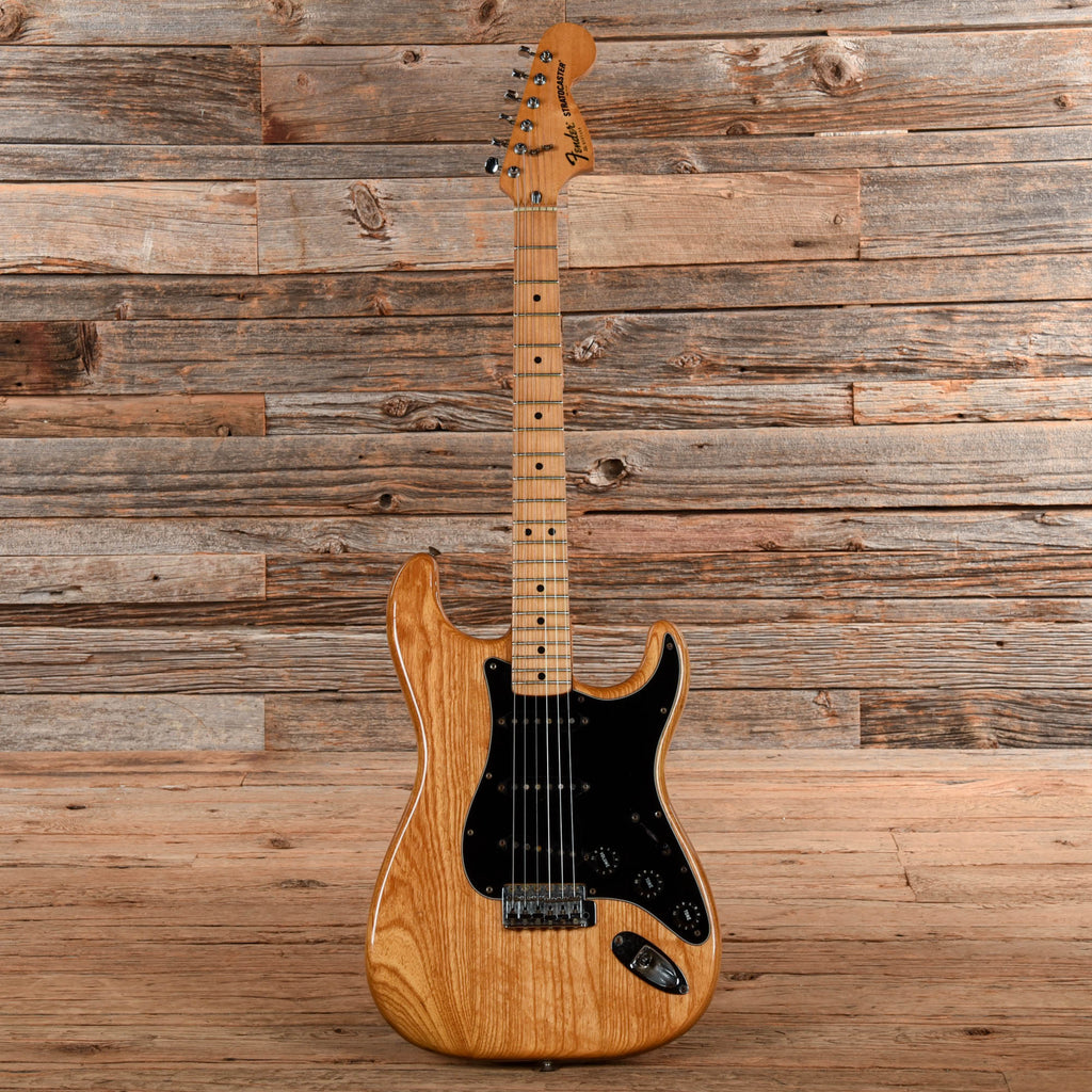 Fender Stratocaster Natural 1979 - Angle 4 | MUSICTONER