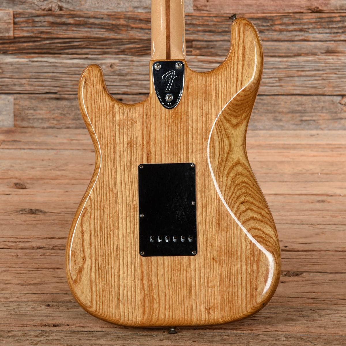 Fender Stratocaster Natural 1979 - Angle 3 | MUSICTONER