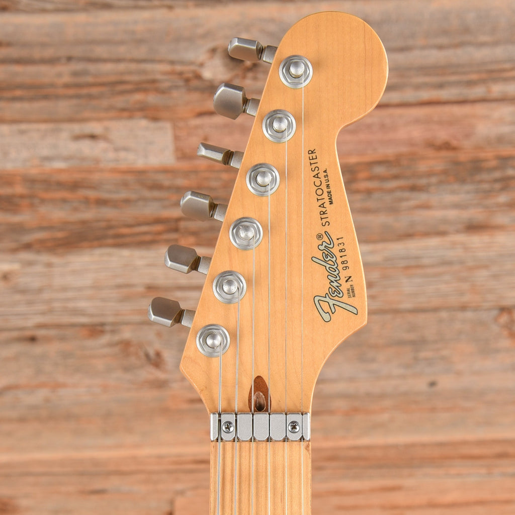 Fender Stratocaster Plus 3-Color Sunburst 1999 - Angle 6 | MUSICTONER