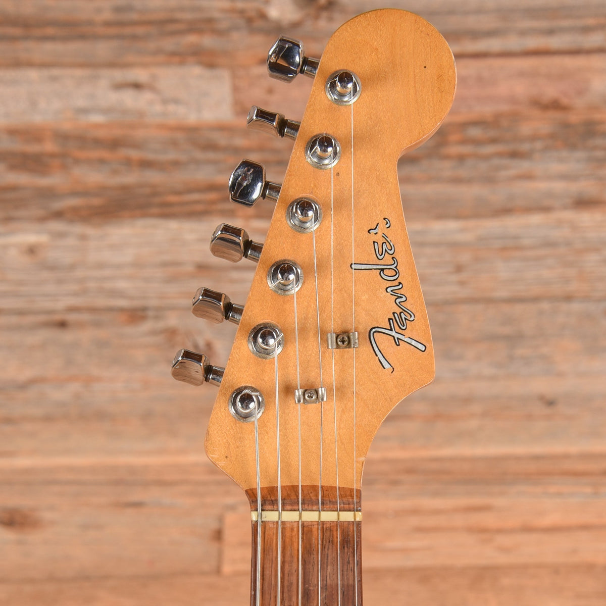 Fender Music Master Candy Apple Red 1959 - John Oates - Angle 6 | MUSICTONER
