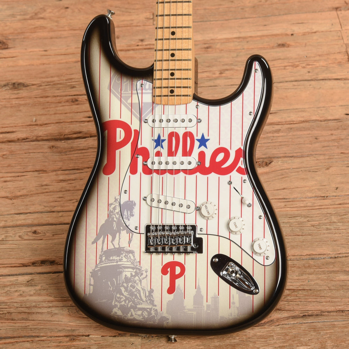 Fender Phillies Stratocaster 2014 - John Oates - Angle 2 | MUSICTONER