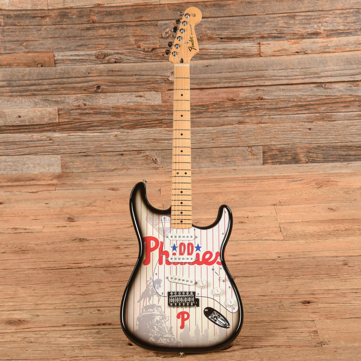 Fender Phillies Stratocaster 2014 - John Oates - Angle 4 | MUSICTONER