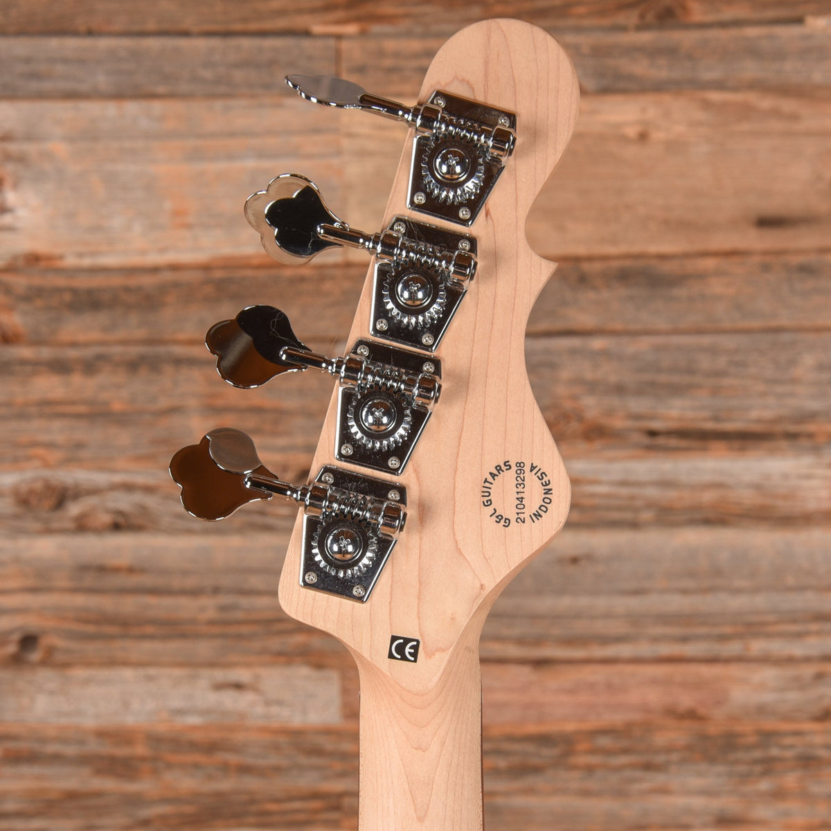 G&L Tribute Series L-2000 Sunburst  LEFTY - Angle 7 | MUSICTONER