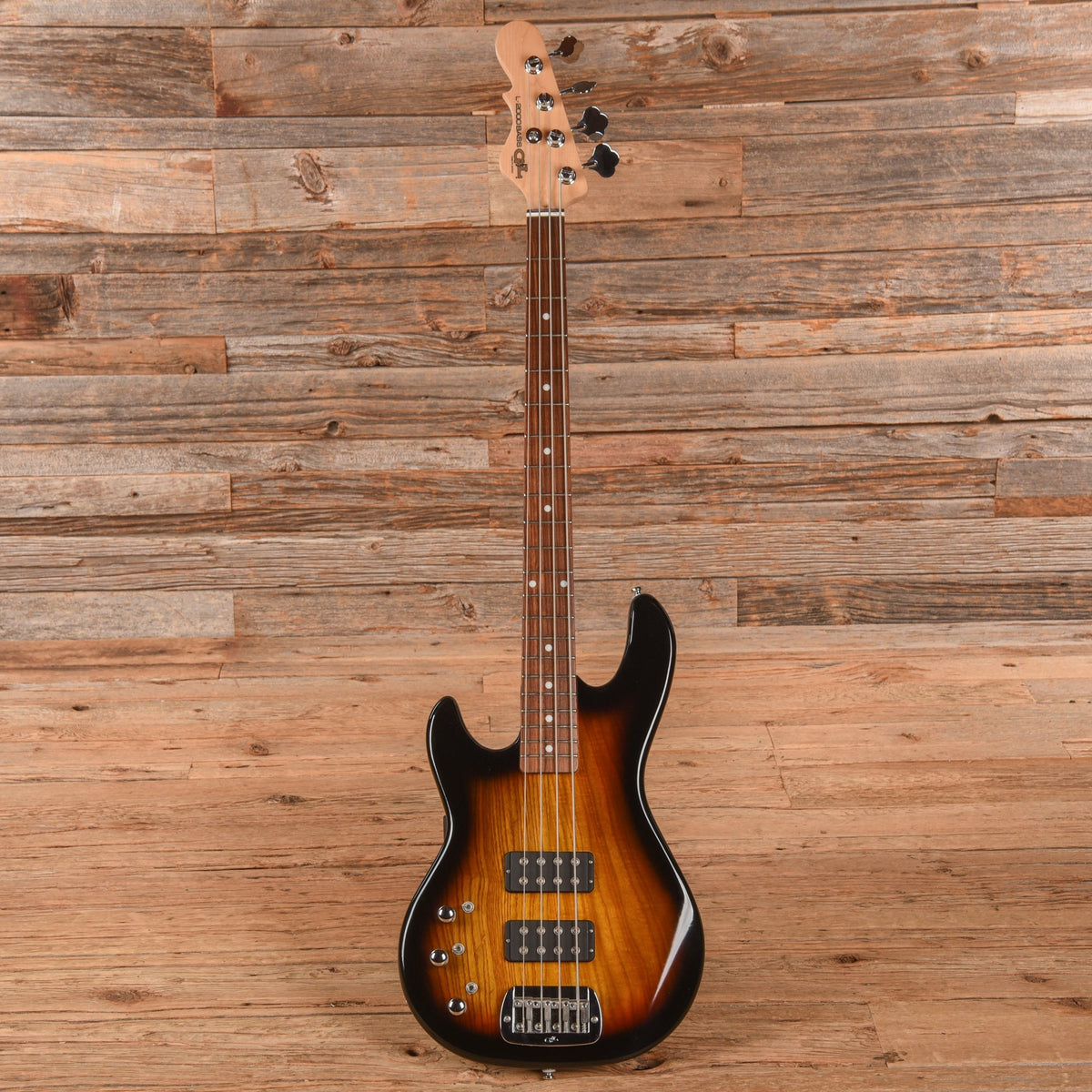 G&L Tribute Series L-2000 Sunburst  LEFTY - Angle 4 | MUSICTONER