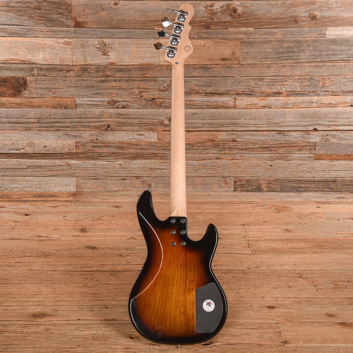 G&L Tribute Series L-2000 Sunburst  LEFTY - Angle 5 | MUSICTONER