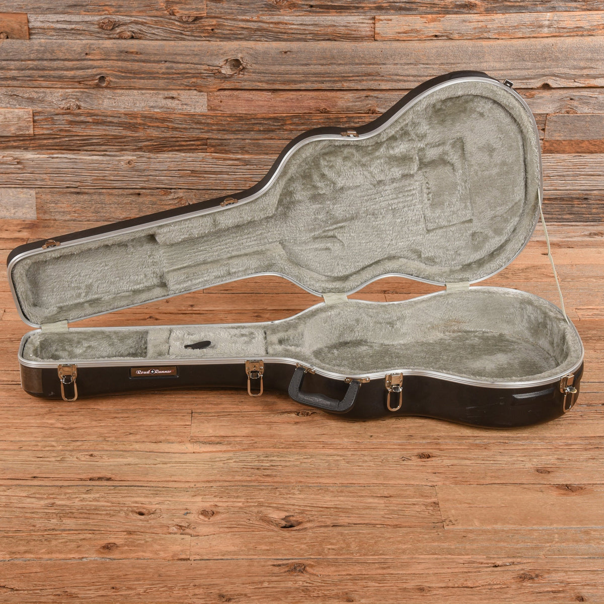 Gibson L-00 Black 1938 - Angle 9 | MUSICTONER