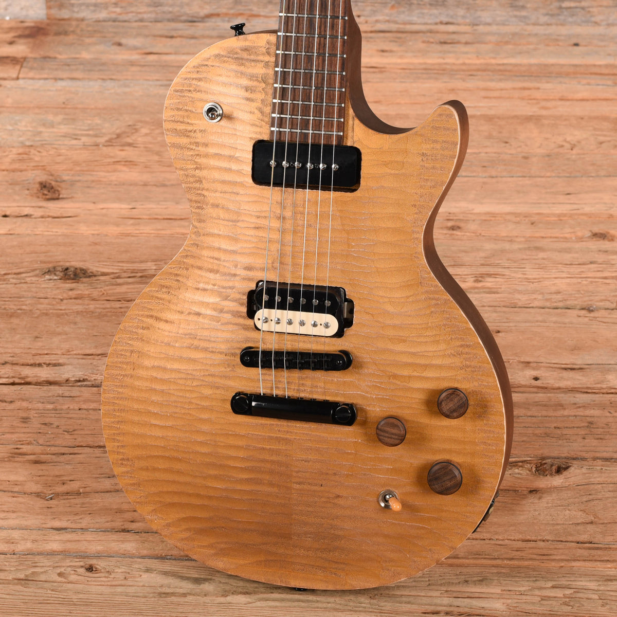 Gibson Les Paul BFG Gold 2007 - Angle 2 | MUSICTONER