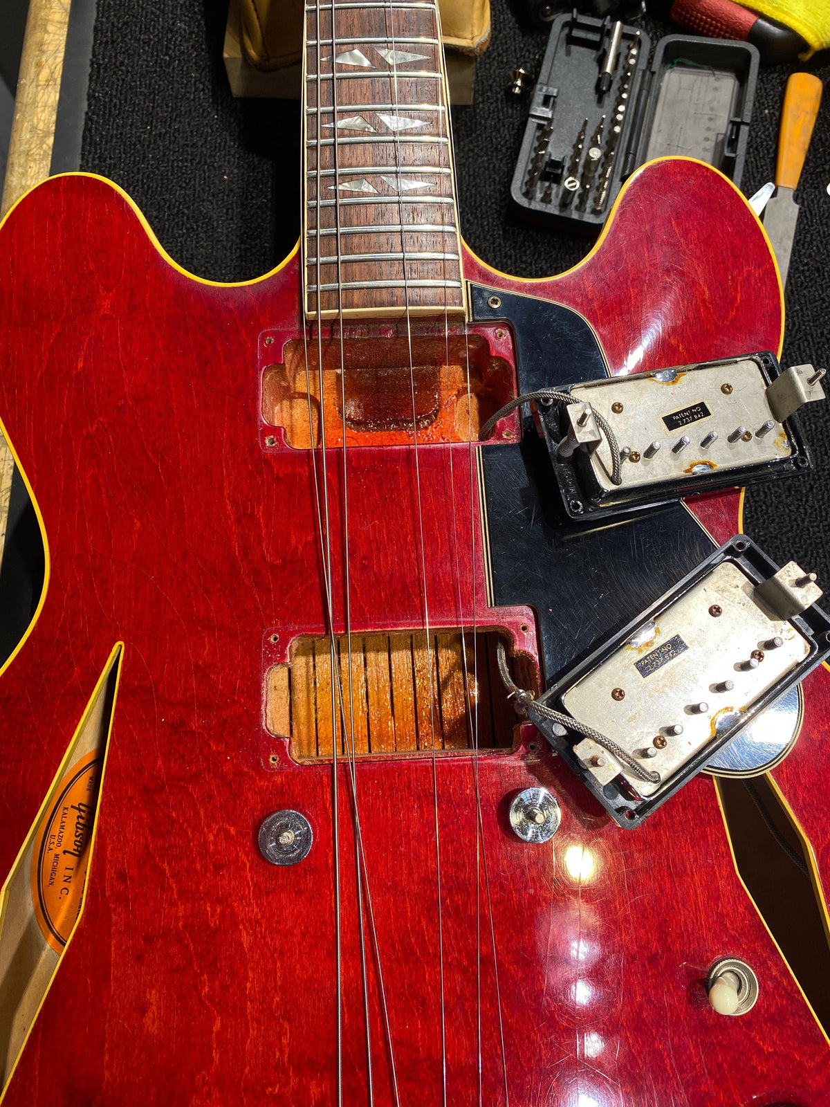 Gibson Trini Lopez Standard Cherry 1967 - Angle 11 | MUSICTONER