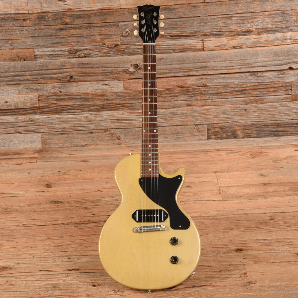Gibson Custom '57 Les Paul Junior TV Yellow 2019 - Angle 4 | MUSICTONER