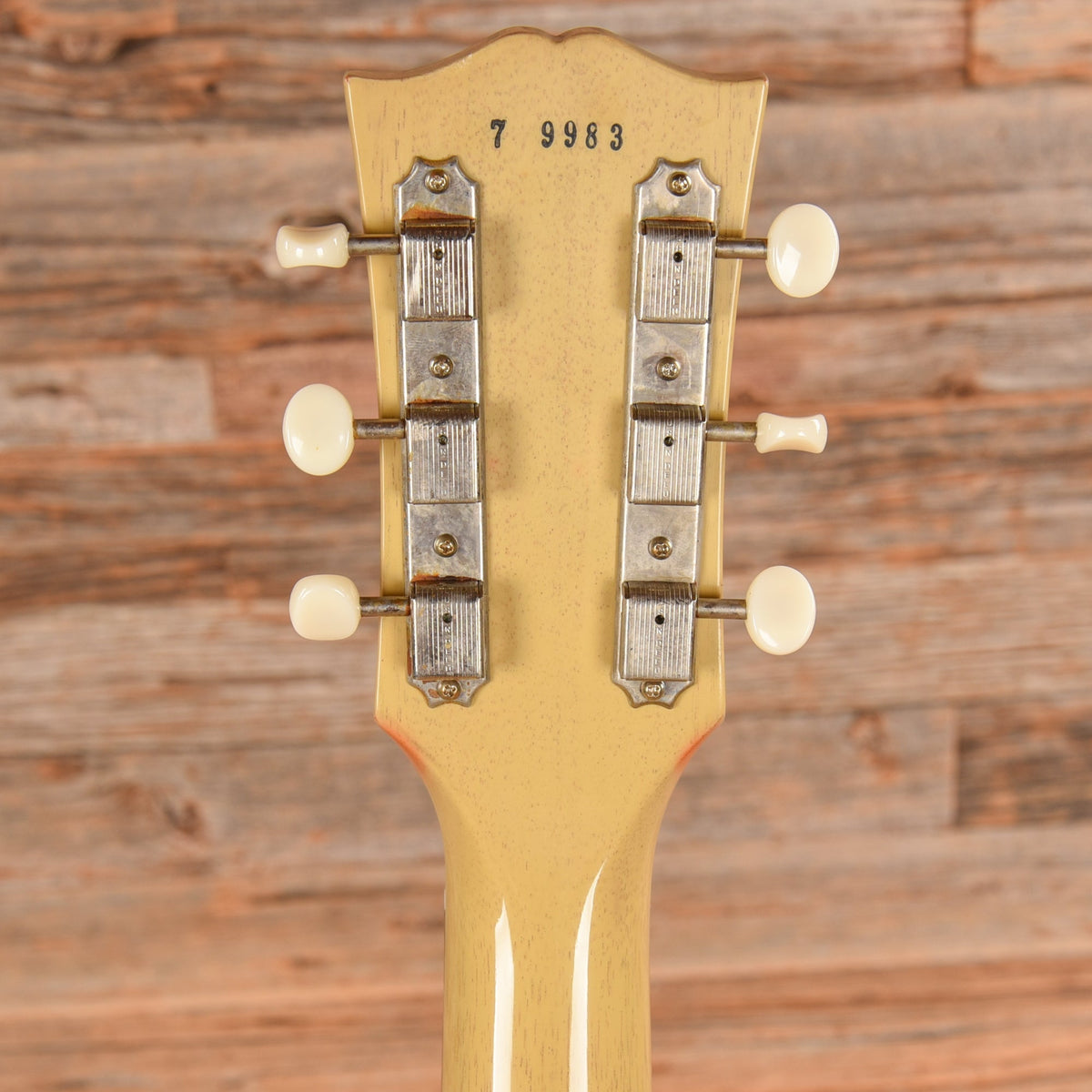 Gibson Custom '57 Les Paul Junior TV Yellow 2019 - Angle 7 | MUSICTONER