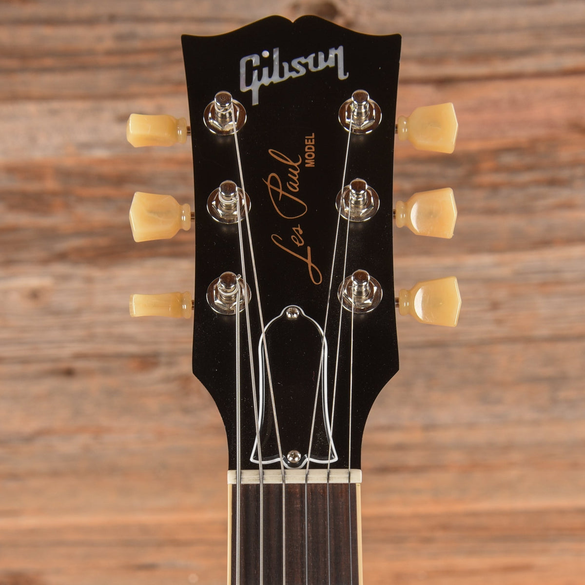 Gibson Les Paul Standard 50s Faded Honey Burst 2022 - Angle 6 | MUSICTONER