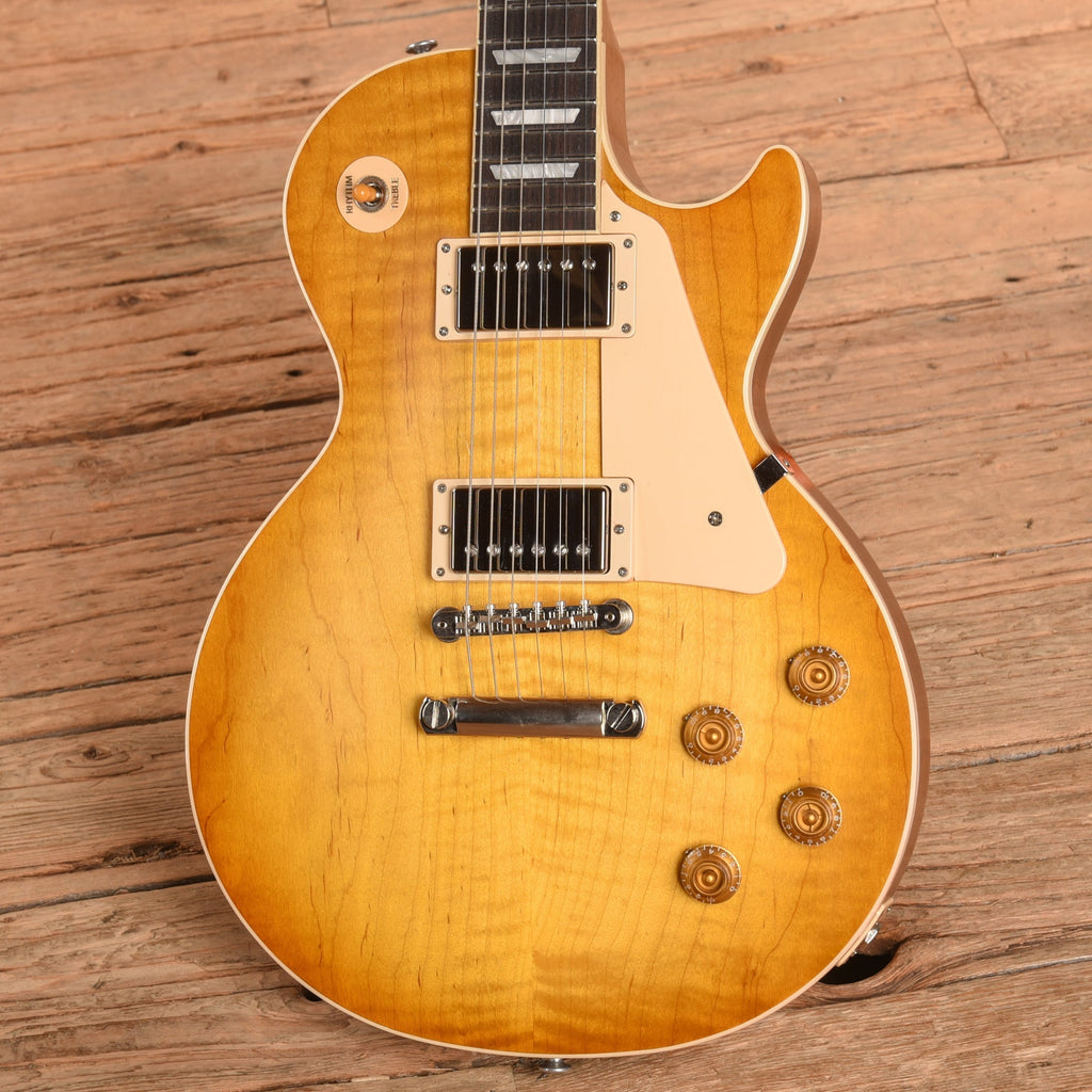 Gibson Les Paul Standard 50s Faded Honey Burst 2022 - Angle 2 | MUSICTONER