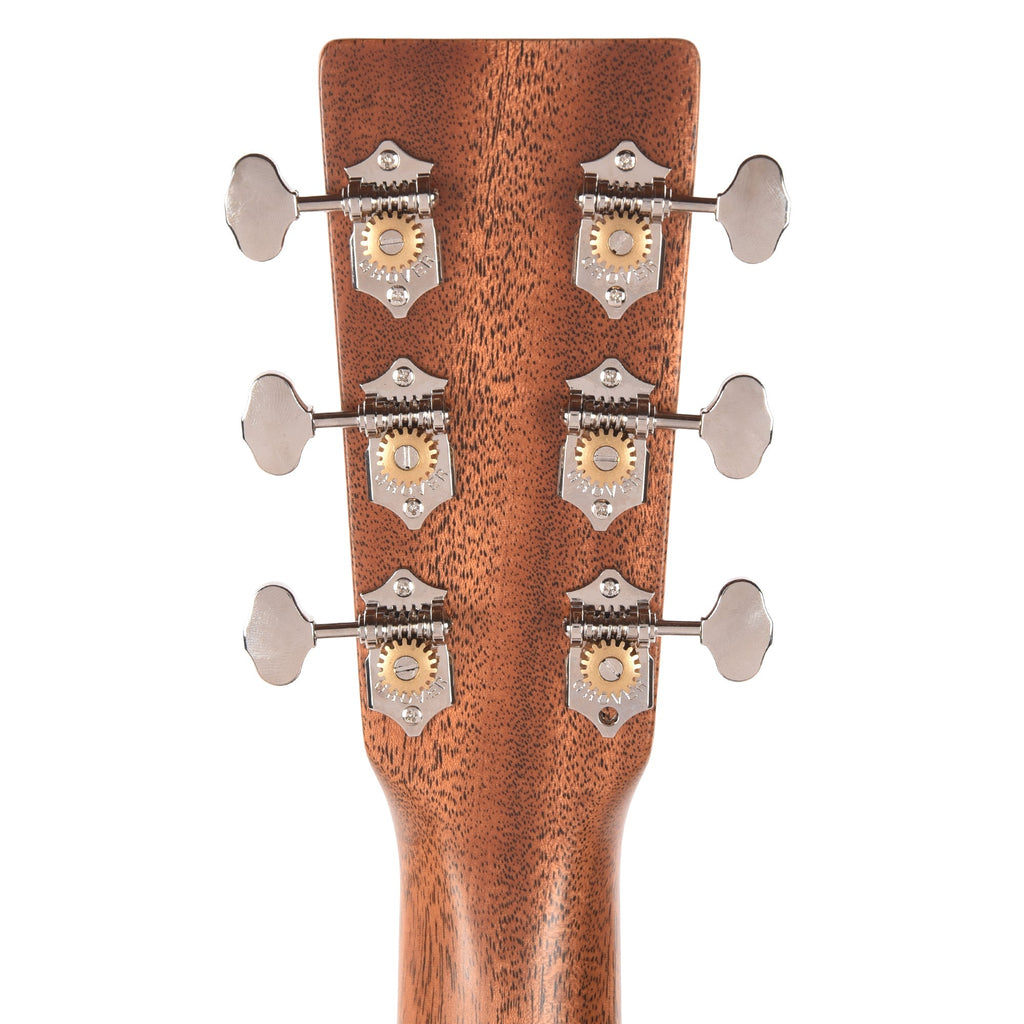 Martin Standard Series D-18 Natural - Angle 7 | MUSICTONER