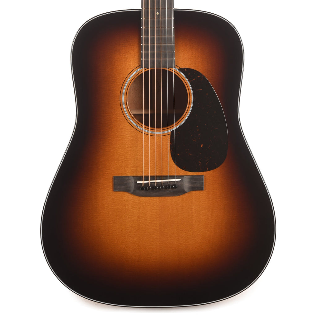 Martin Custom Shop 18-Style Dreadnought VTS Sitka Spruce/Mahogany 1935 Sunburst - Angle 2 | MUSICTONER