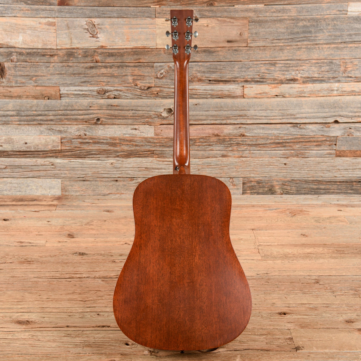 Martin D-15M Mahogany 2012 - Angle 5 | MUSICTONER