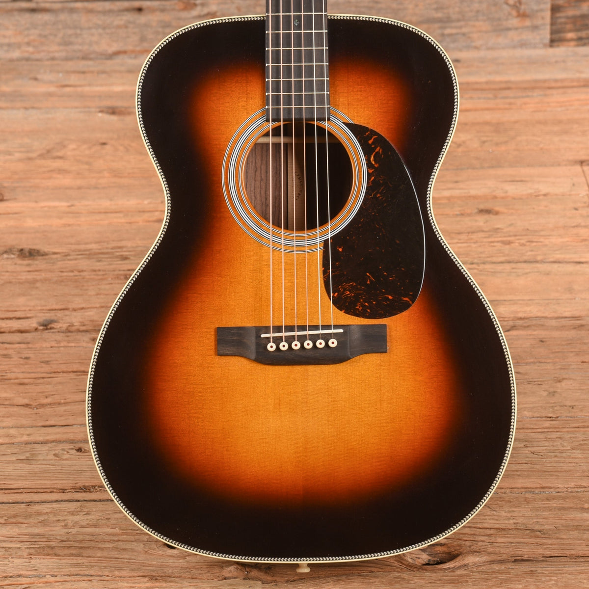 Martin Standard Series 000-28 Sunburst 2024 - MUSICTONER