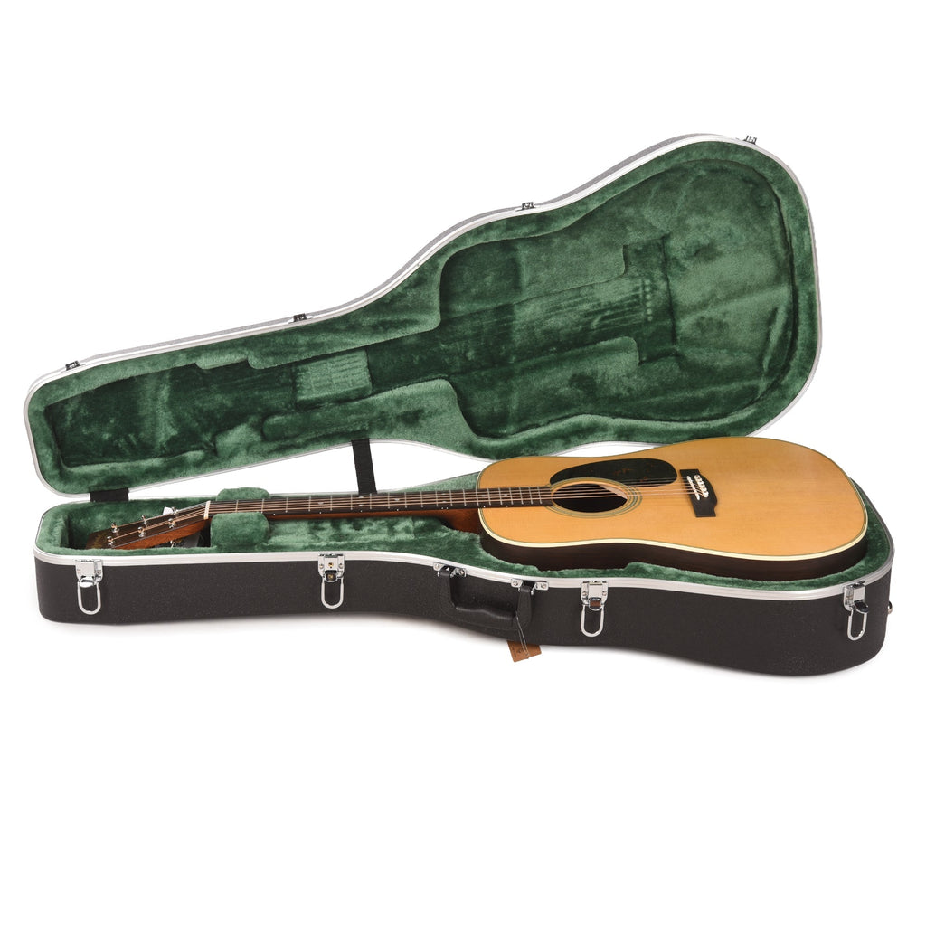 Martin Standard Series D-28 Satin Natural - Angle 8 | MUSICTONER