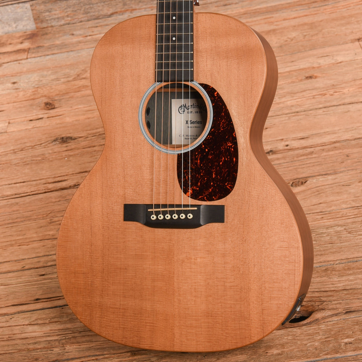 Martin 00LX1AE Natural 2020 - Angle 2 | MUSICTONER