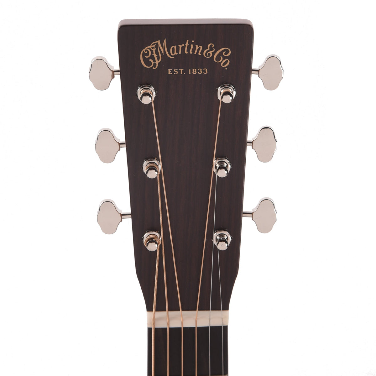 Martin Standard Series 000-18 Spruce/Mahogany Natural - Angle 6 | MUSICTONER