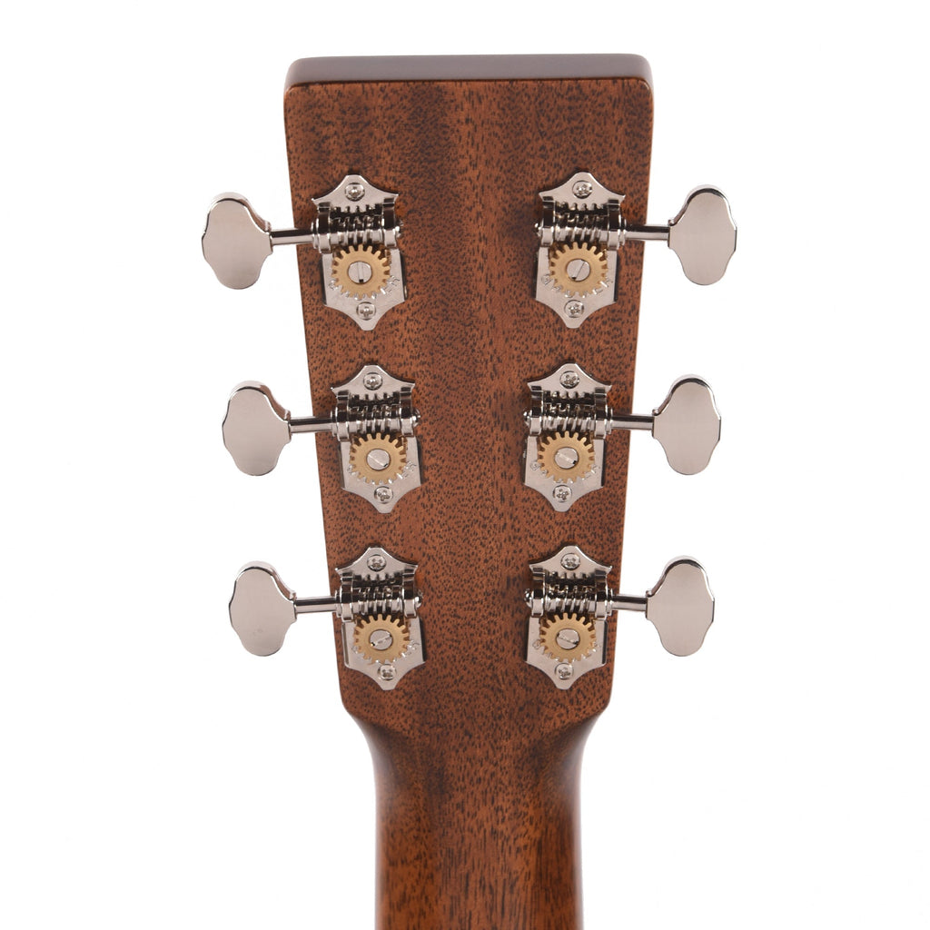 Martin Standard Series 000-18 Spruce/Mahogany Natural - Angle 7 | MUSICTONER