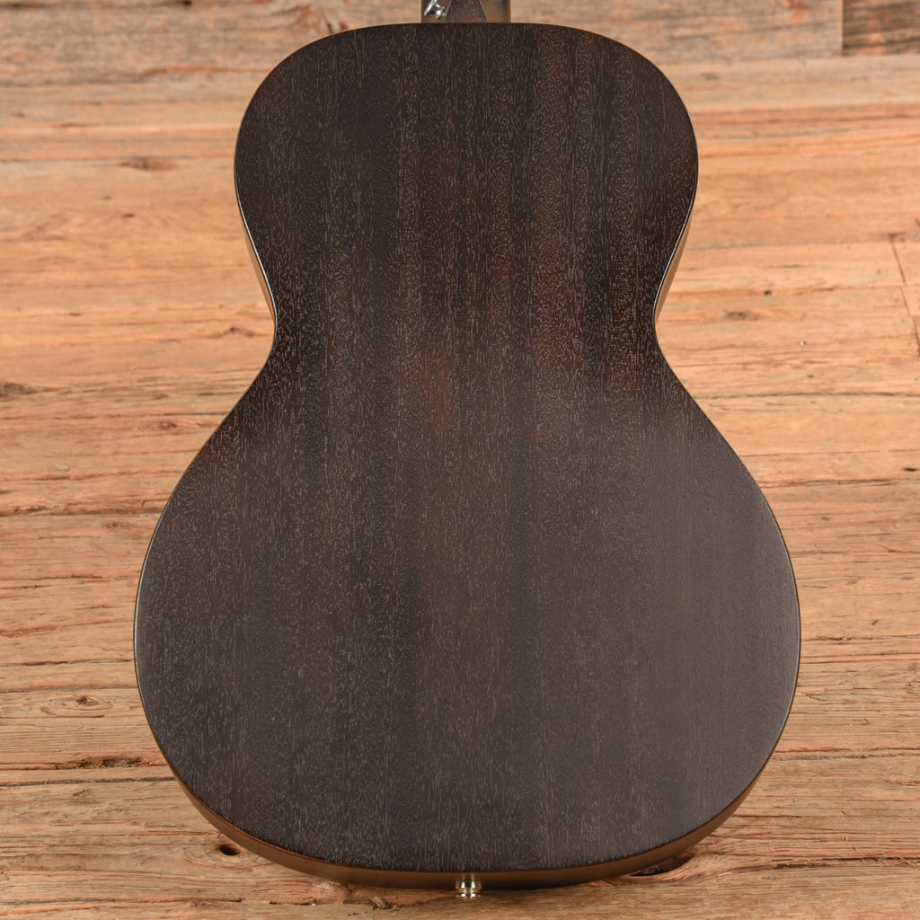 Martin 000-17 Black Smoke - John Oates - Angle 3 | MUSICTONER