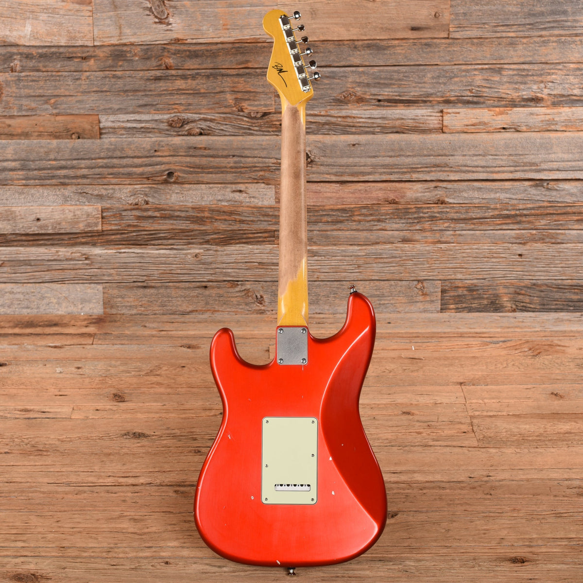 Nash S-63 Red Sparkle 2021 - Angle 5 | MUSICTONER