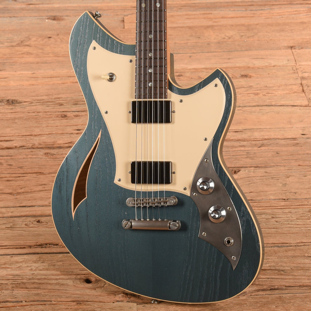Novo Miris H2 Aged Pelham Blue 2025 - Angle 2 | MUSICTONER