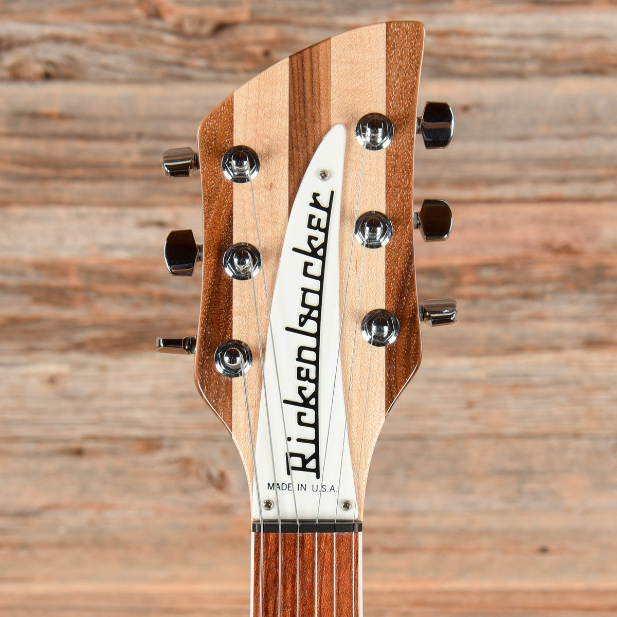 Rickenbacker 360 Mapleglo 2002 - Angle 6 | MUSICTONER