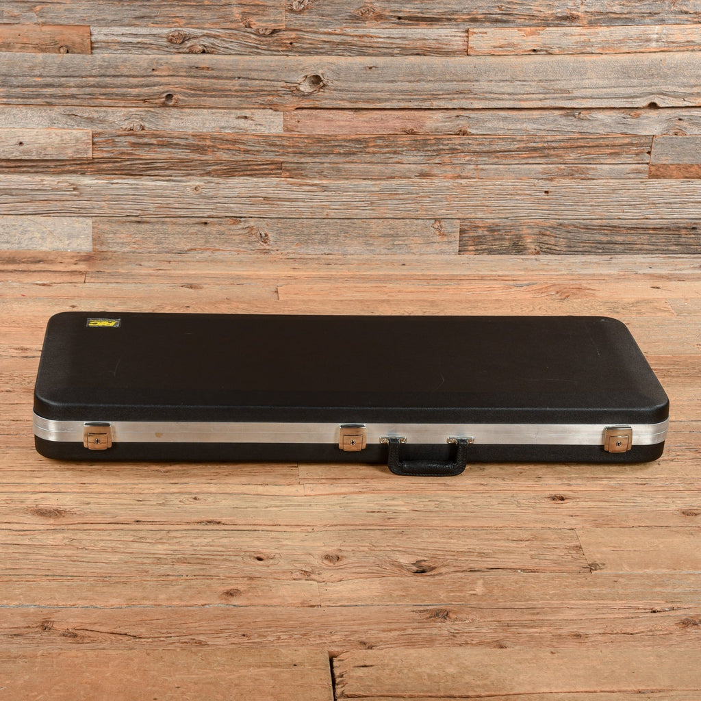 Rickenbacker 360 Mapleglo 2002 - Angle 8 | MUSICTONER