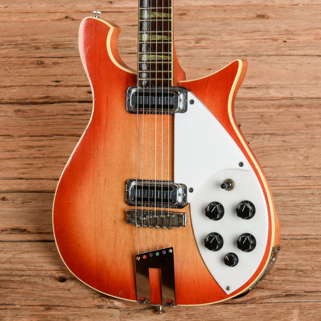 Rickenbacker 625 Fireglo 1962 - Angle 2 | MUSICTONER