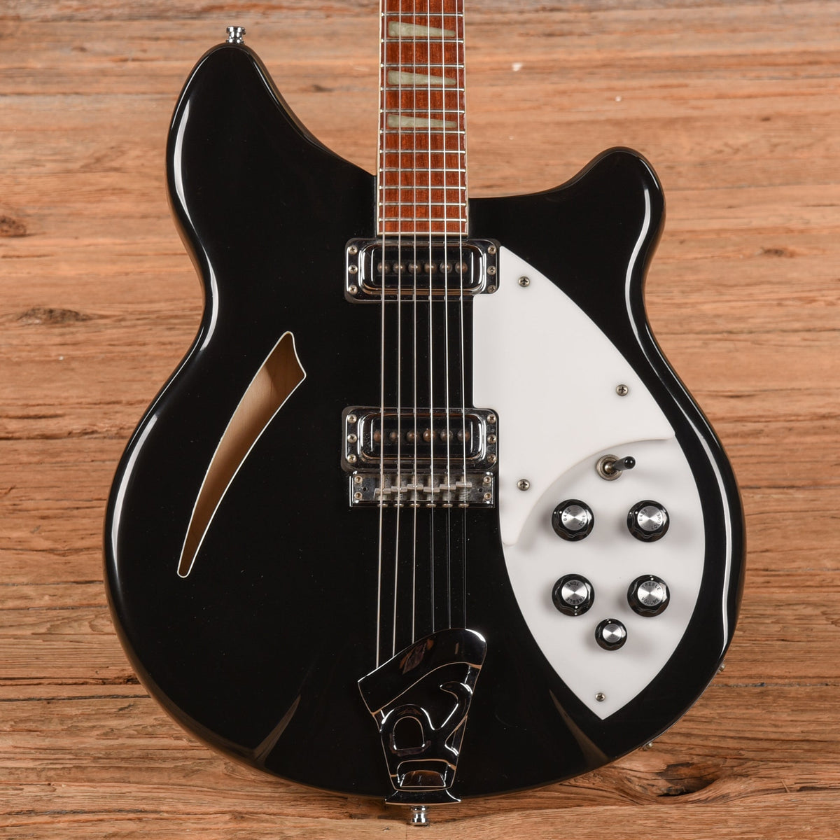 Rickenbacker 360 Jetglo 2005 - MUSICTONER