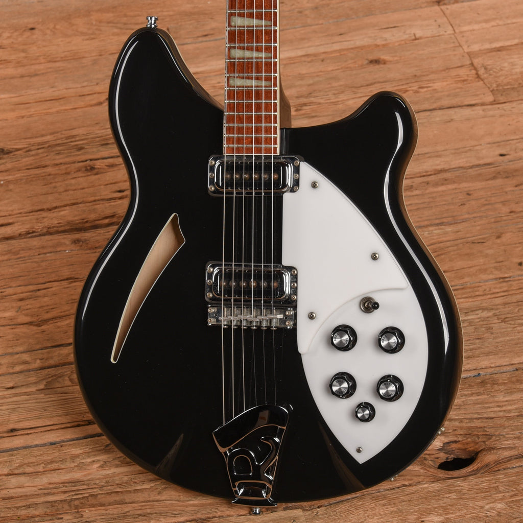 Rickenbacker 360 Jetglo 2005 - Angle 2 | MUSICTONER