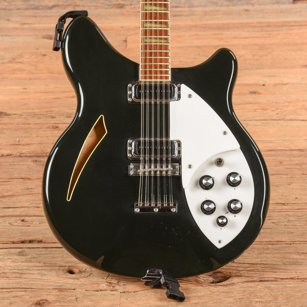 Rickenbacker 360-12 Jetglo 1980 - John Oates - MUSICTONER