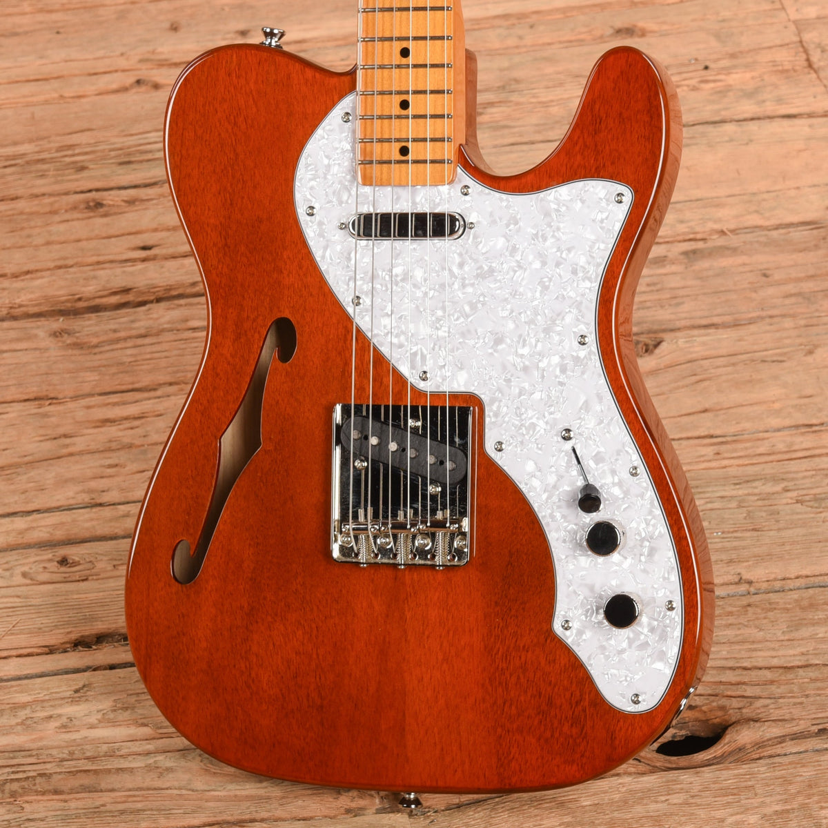 Squier Classic Vibe '60s Telecaster Thinline Natural 2024 - Angle 2 | MUSICTONER