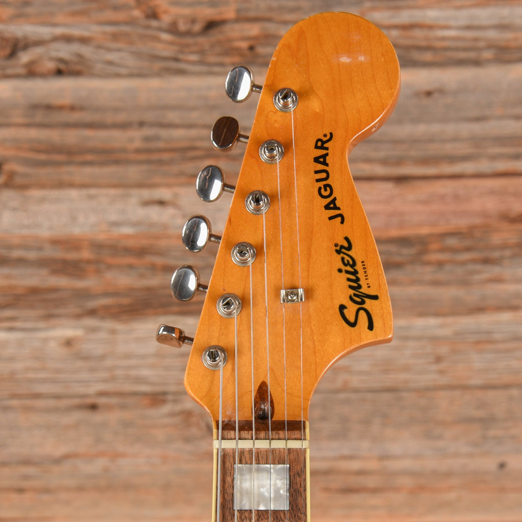 Squier Classic Vibe 70s Jaguar Sunburst 2019 - Angle 6 | MUSICTONER