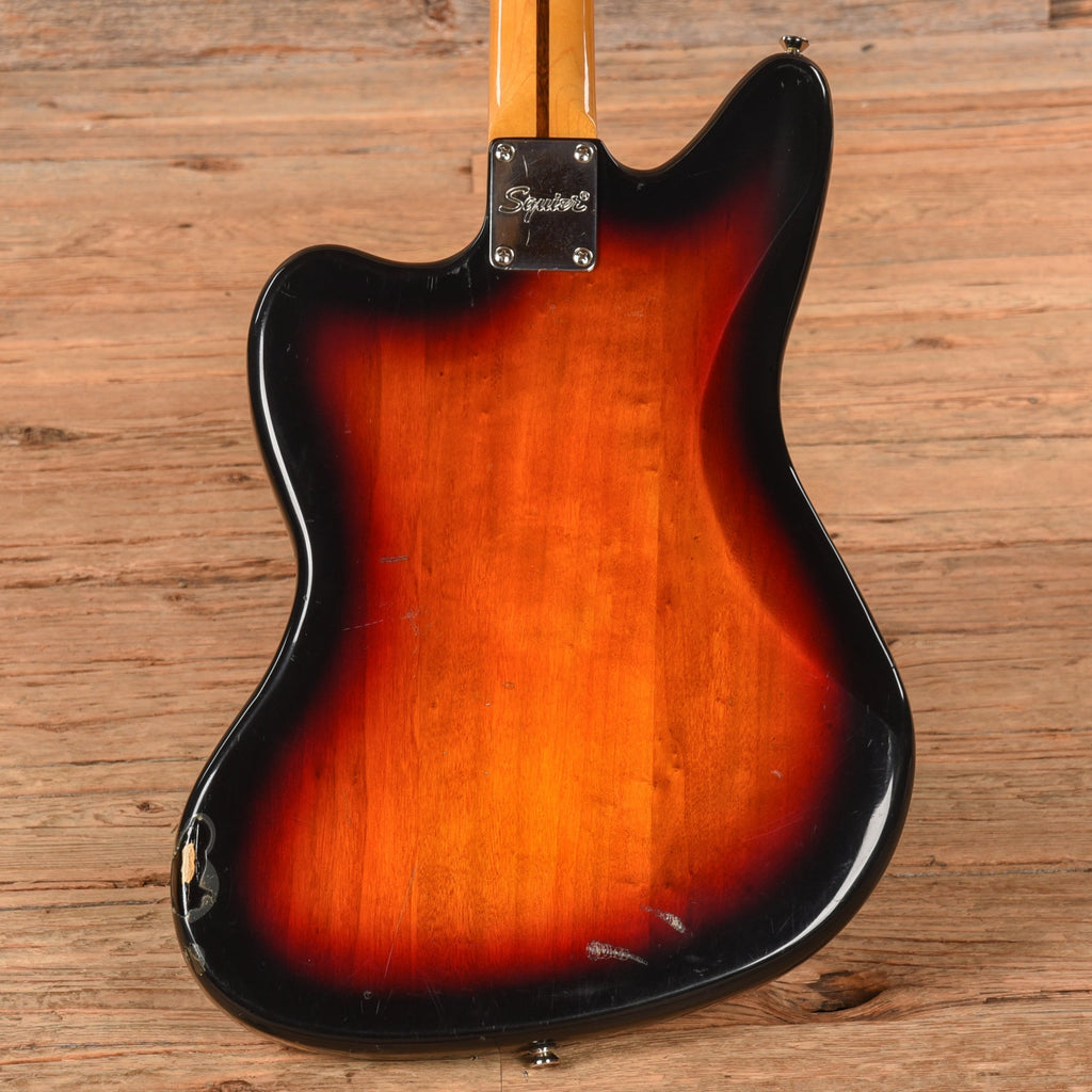 Squier Classic Vibe 70s Jaguar Sunburst 2019 - Angle 3 | MUSICTONER