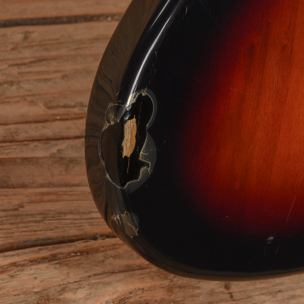 Squier Classic Vibe 70s Jaguar Sunburst 2019 - Angle 9 | MUSICTONER