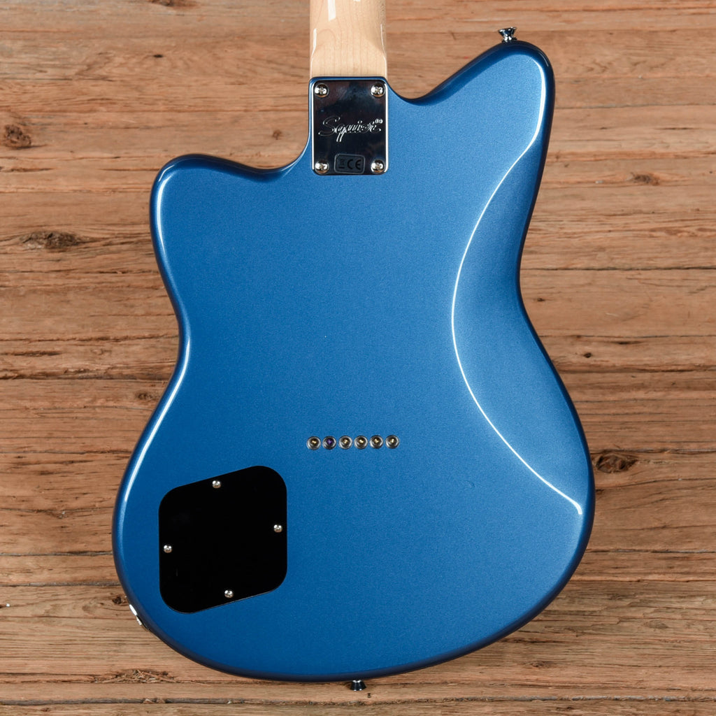 Squier Paranormal Toronado Lake Placid Blue 2020 - Angle 3 | MUSICTONER