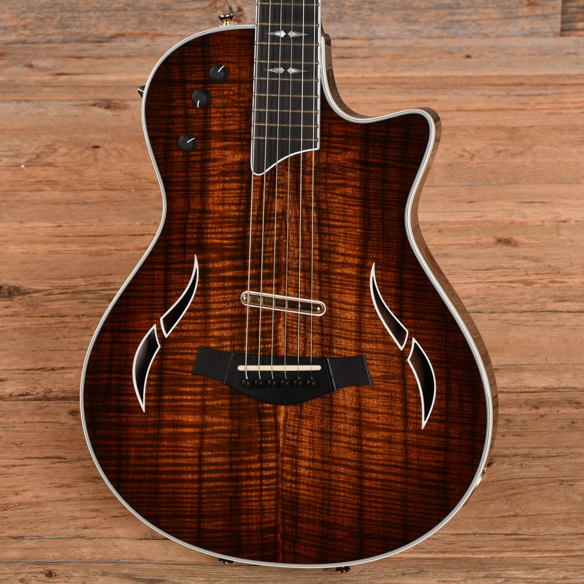 Taylor T5z Custom Shaded Edge Burst 2014 - Angle 2 | MUSICTONER