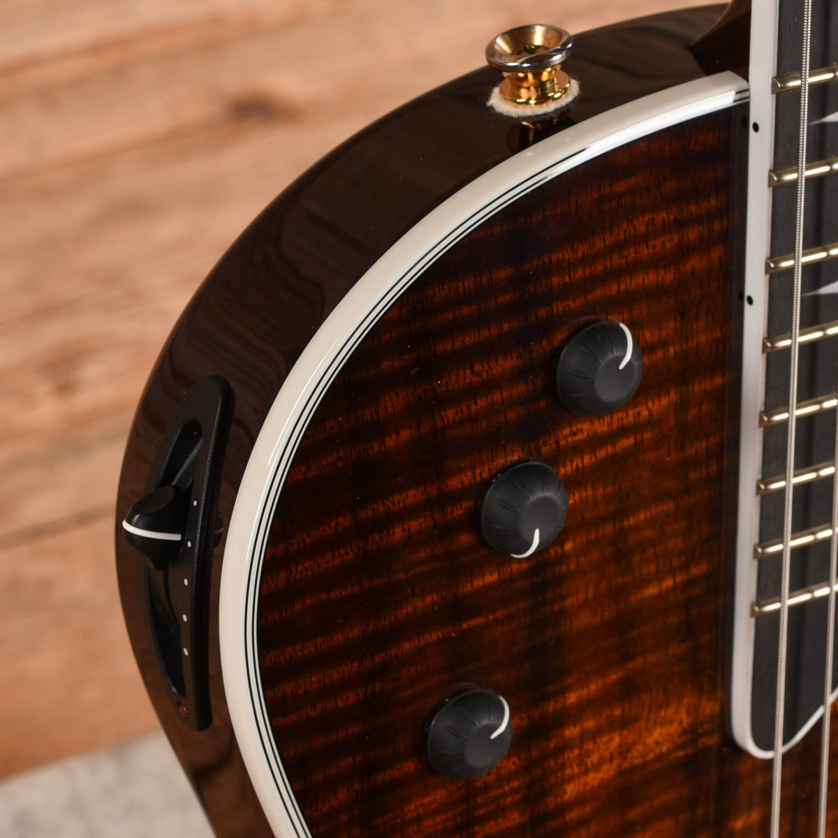 Taylor T5z Custom Shaded Edge Burst 2014 - Angle 10 | MUSICTONER